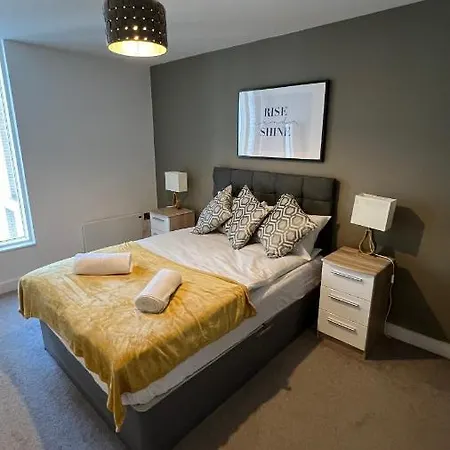 Stunning Manchester City Centre Apartment! Ideal For Small Groups-3